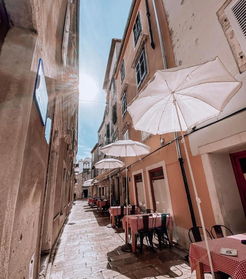 Wonderful Holiday House Bruno With Heated Pool Zadar Exteriör bild
