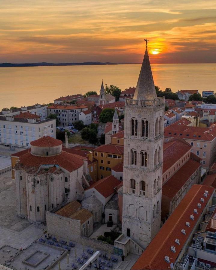 Wonderful Holiday House Bruno With Heated Pool Zadar Exteriör bild