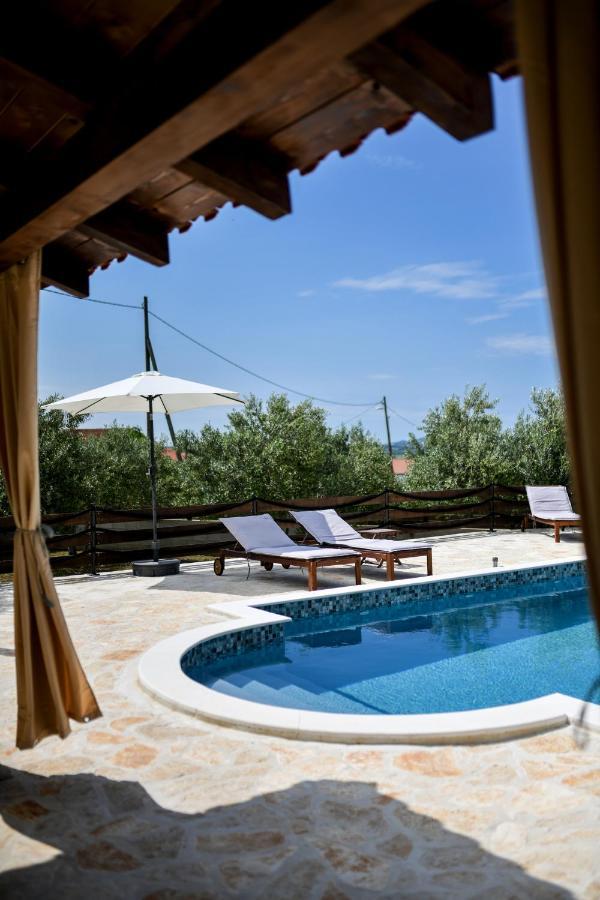 Wonderful Holiday House Bruno With Heated Pool Zadar Exteriör bild